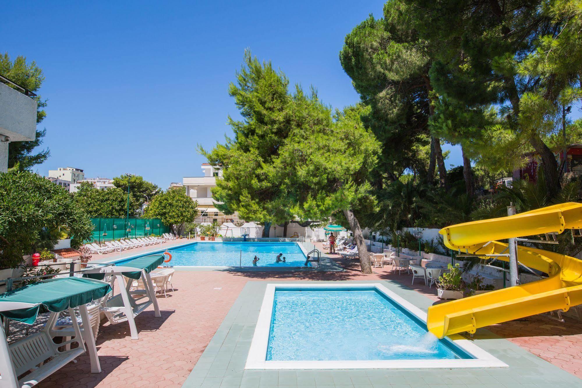 Hotel Mediterraneo Vieste Exterior photo