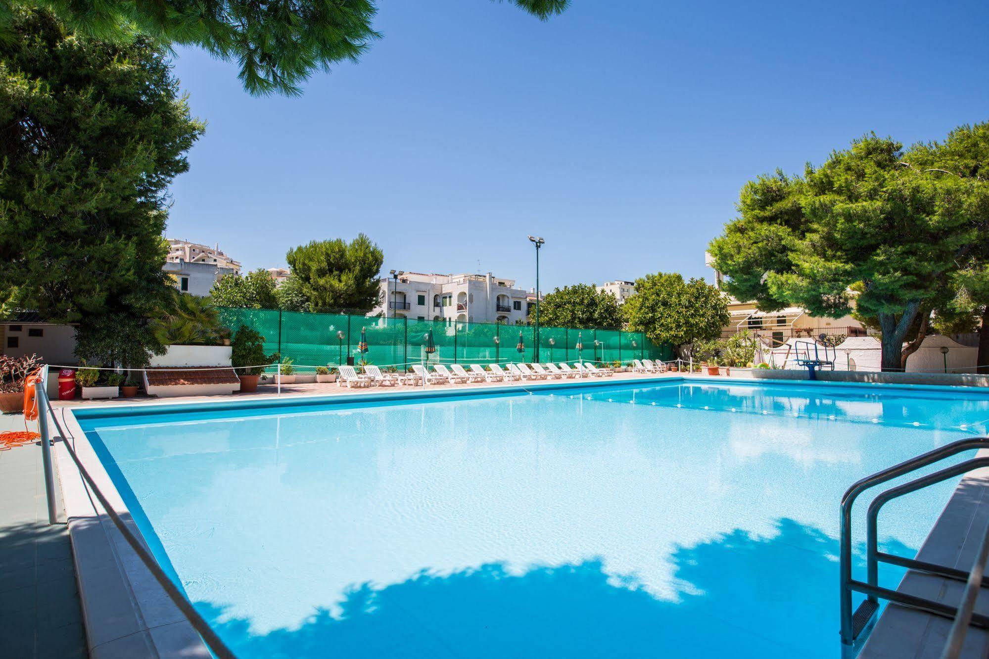 Hotel Mediterraneo Vieste Exterior photo